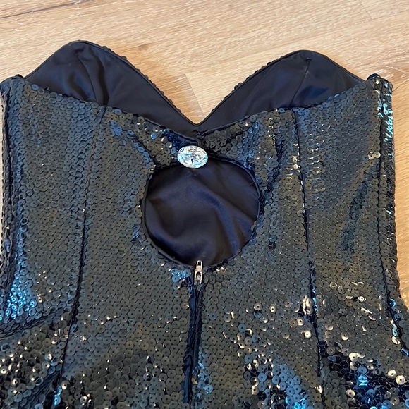 Black sequin formal dress - Picture 3 of 4
